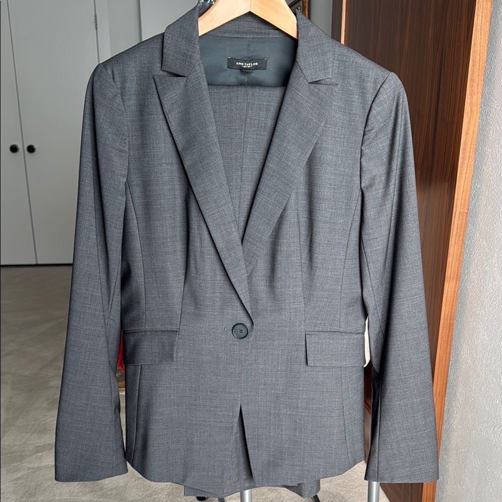 Ann Taylor Gray Wool Tailored Suit (Blazer & Pants)